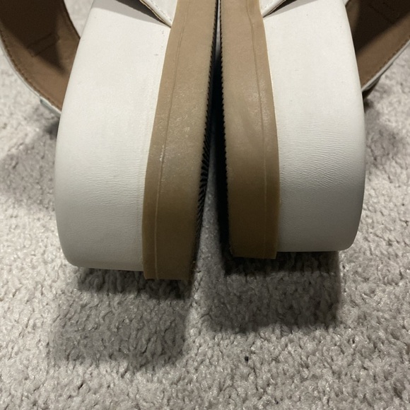 Dolce Vita Sandals - Picture 5 of 9